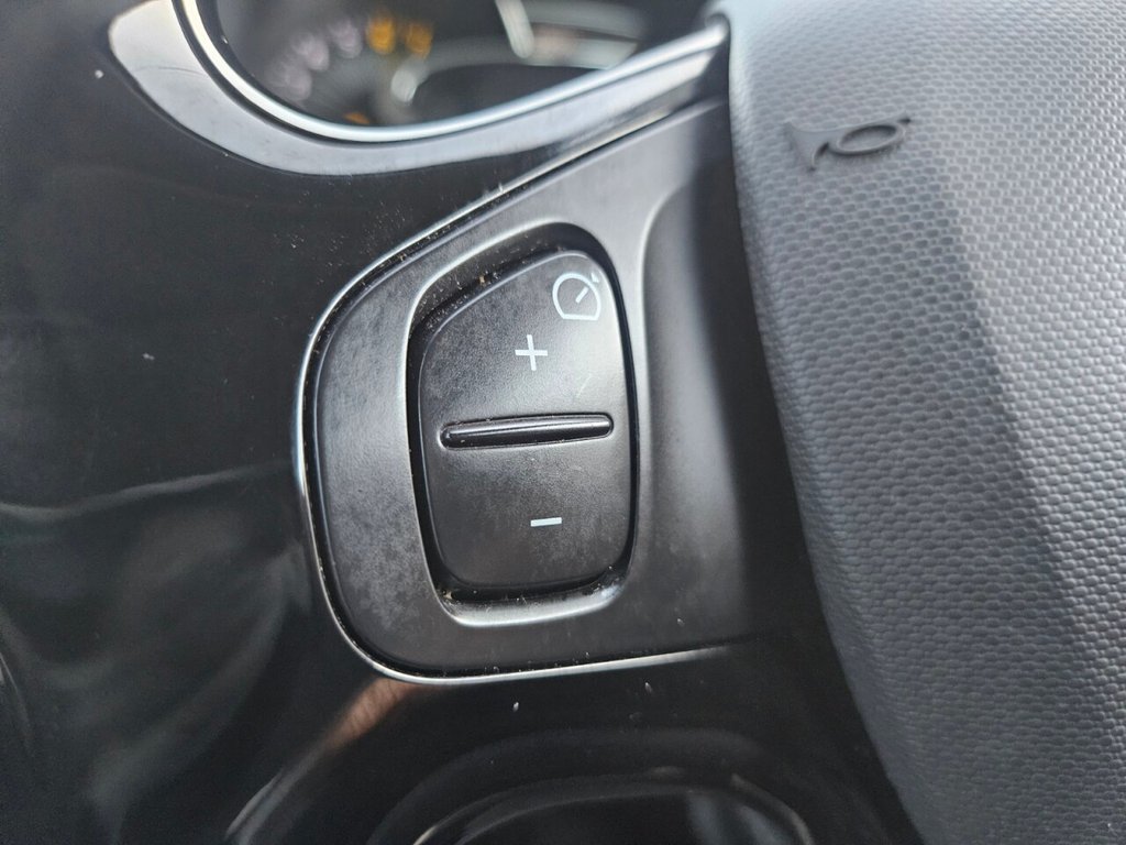 Used Renault Clio 2014 for sale - 76797657: Photo 16