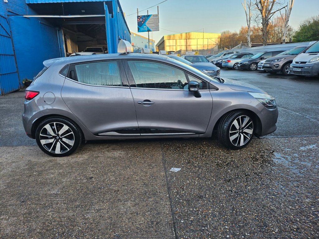 Used Renault Clio 2014 for sale - 76797657: Photo 2