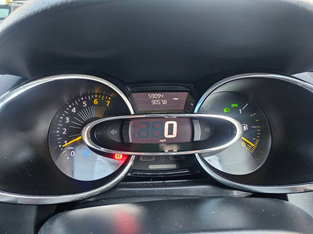 Used Renault Clio 2014 for sale - 76797657: Photo 9