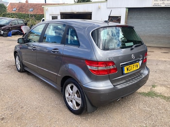 Used Mercedes-Benz B Class 2011 for sale - 79457301: Photo