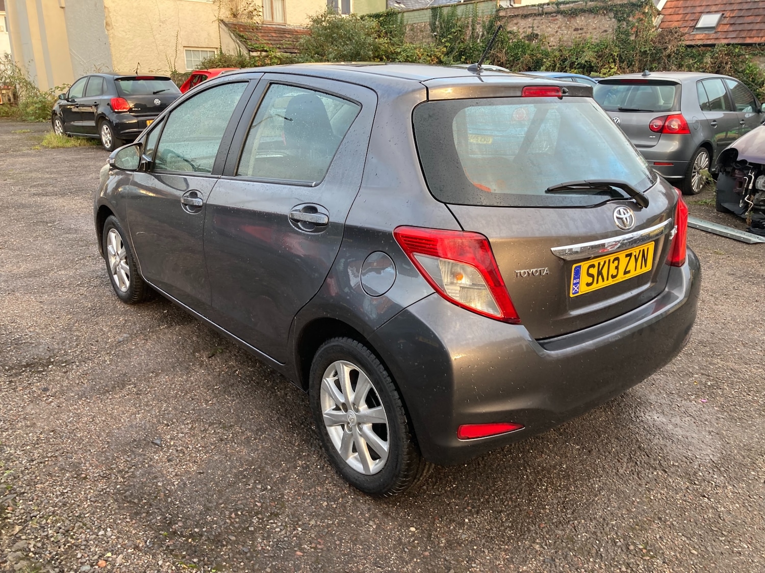 Used Toyota Yaris 2013 for sale - 76373857: Photo 3