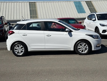 Used Hyundai i20 2018 for sale - 79000786: Photo