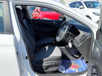 Used Hyundai i20 2018 for sale - 79000786: Photo