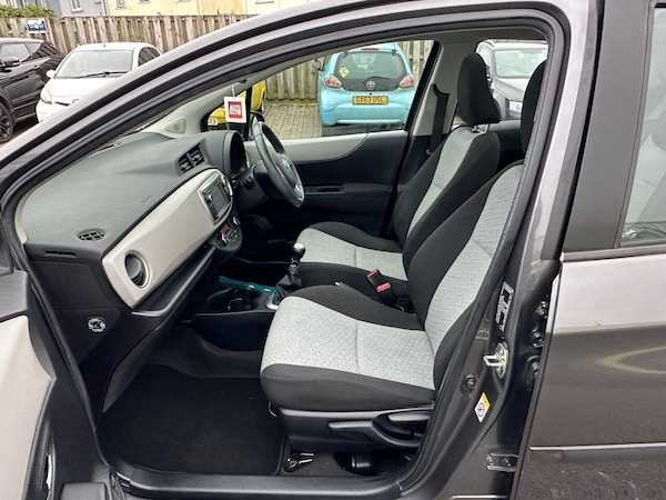 Used Toyota Yaris 2013 for sale - 73469571: Photo 15