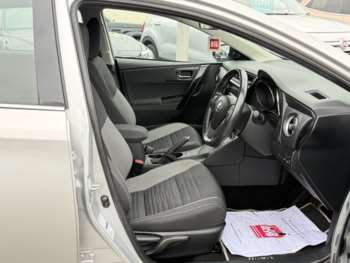 Used Toyota Auris 2018 for sale - 74193740: Photo