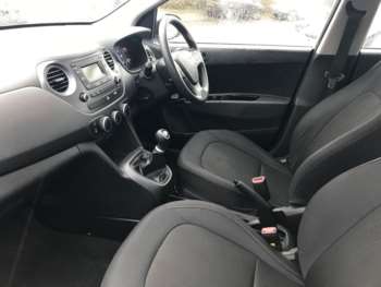 Used Hyundai i10 2017 for sale - 71585901: Photo