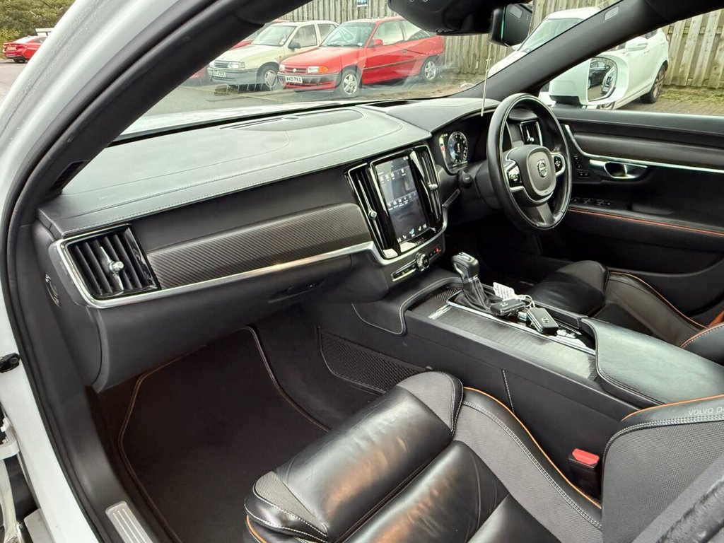 Used Volvo V90 Cross Country 2018 for sale - 76304263: Photo 17