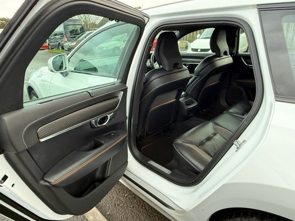 Used Volvo V90 Cross Country 2018 for sale - 76304263: Photo 19