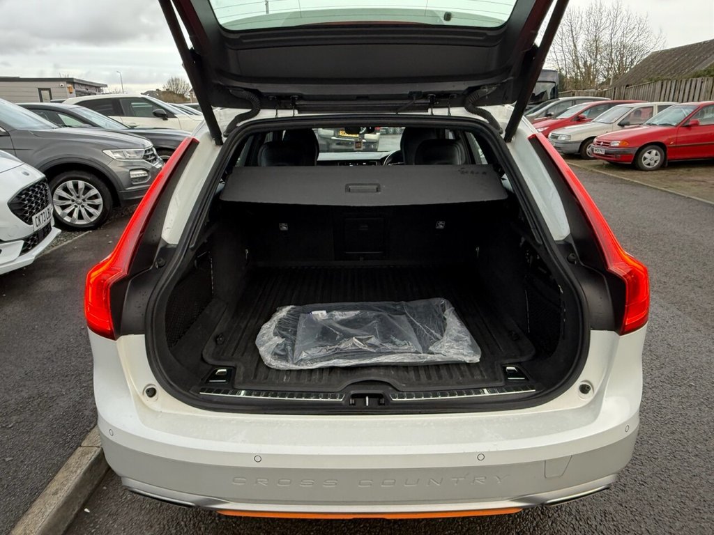Used Volvo V90 Cross Country 2018 for sale - 76304263: Photo 20