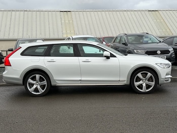 Used Volvo V90 Cross Country 2018 for sale - 76304263: Photo