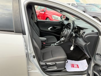 Used Toyota Yaris 2020 for sale - 79000750: Photo