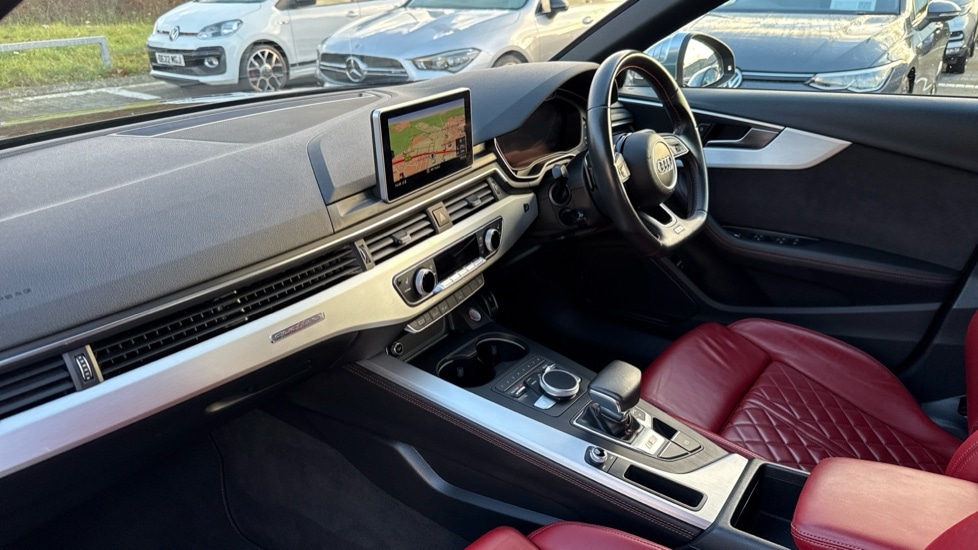 Used Audi A4 2017 for sale - 76872646: Photo 2