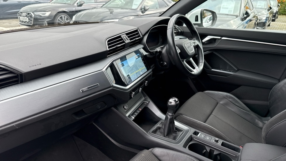 Used Audi Q3 2020 for sale - 76842023: Photo 2