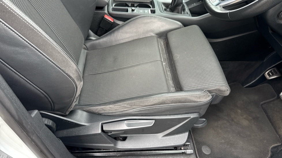 Used Audi Q3 2020 for sale - 76842023: Photo 29