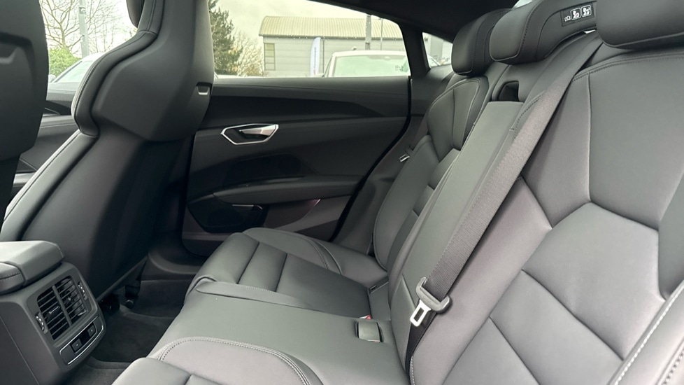 Used Audi e-tron GT 2025 for sale - 76660978: Photo 15