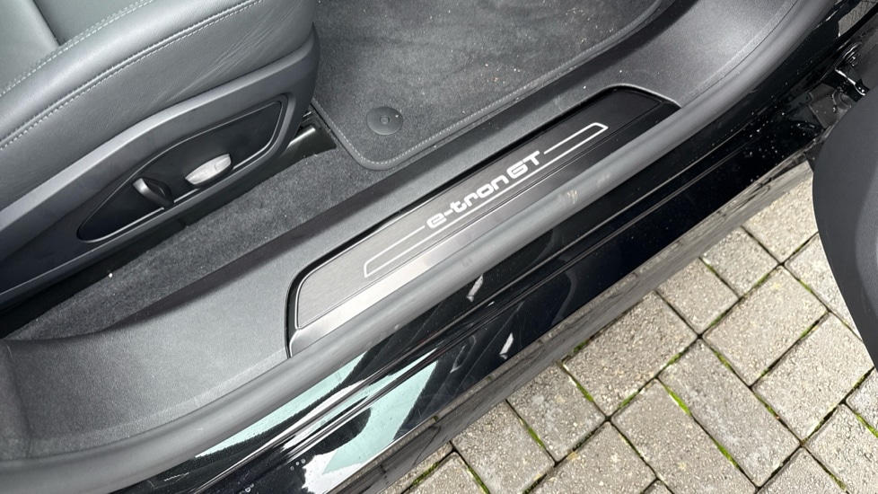 Used Audi e-tron GT 2025 for sale - 76660978: Photo 41