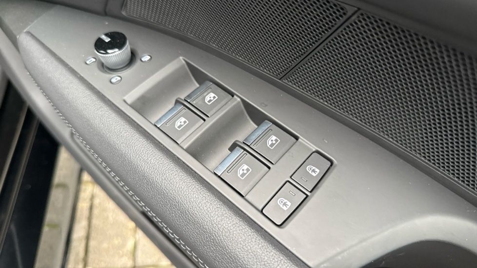 Used Audi e-tron GT 2025 for sale - 76660978: Photo 50