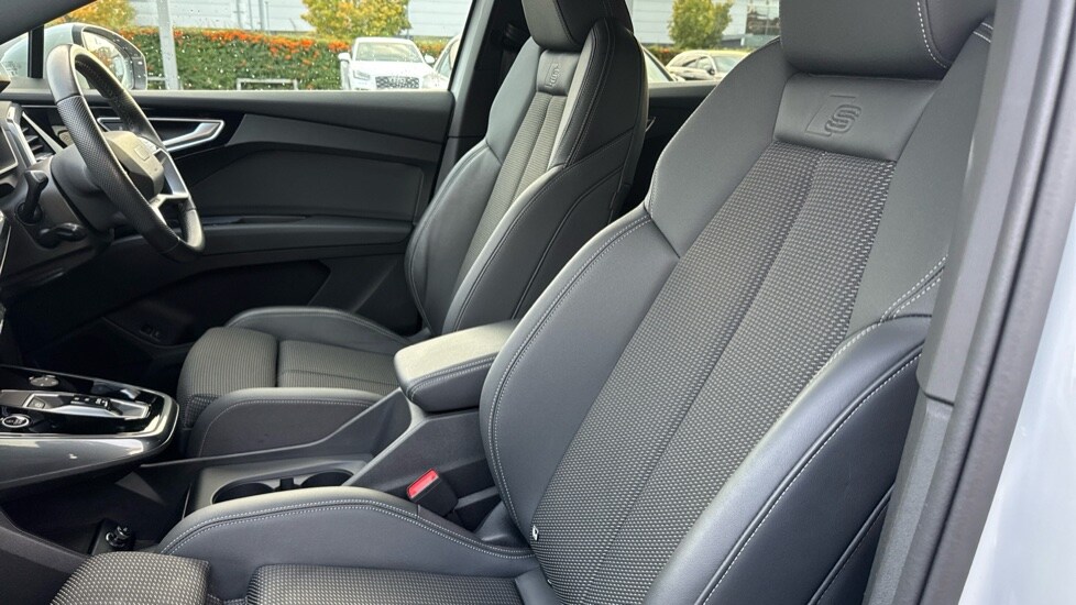 Used Audi Q4 e-tron 2023 for sale - 76870988: Photo 17