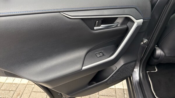 Used Toyota RAV4 2019 for sale - 76112092: Photo 40