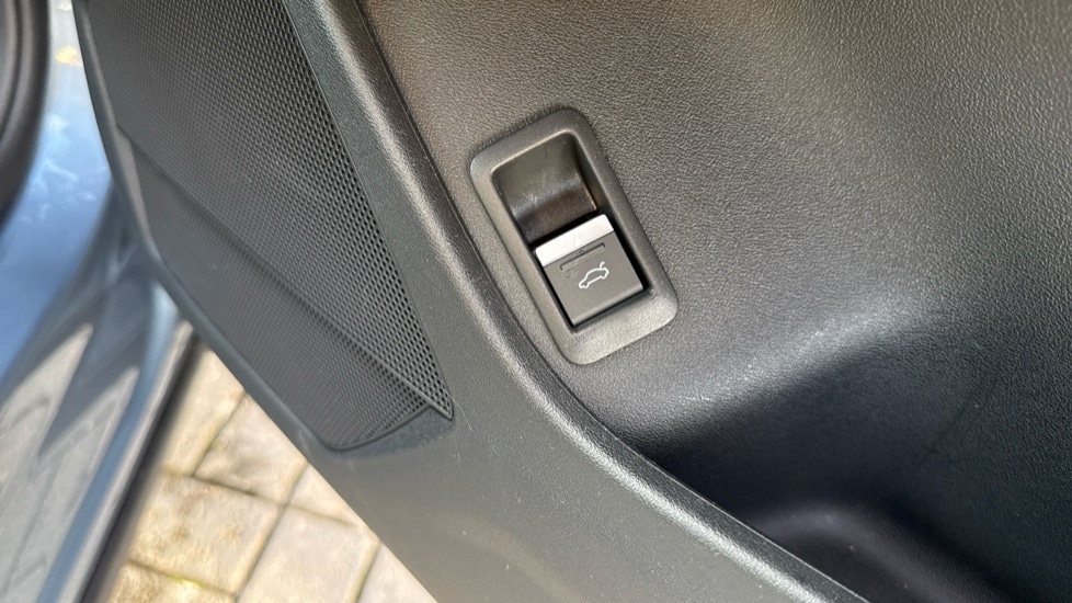 Used Audi Q4 e-tron 2025 for sale - 76872070: Photo 48