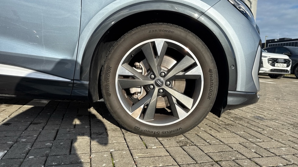 Used Audi Q4 e-tron 2025 for sale - 76872070: Photo 5