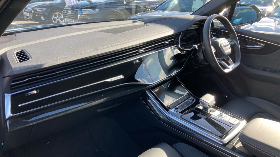 Used Audi Q7 2025 for sale - 76870646: Photo 2