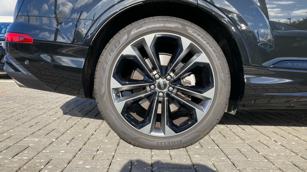 Used Audi Q7 2025 for sale - 76870646: Photo 21