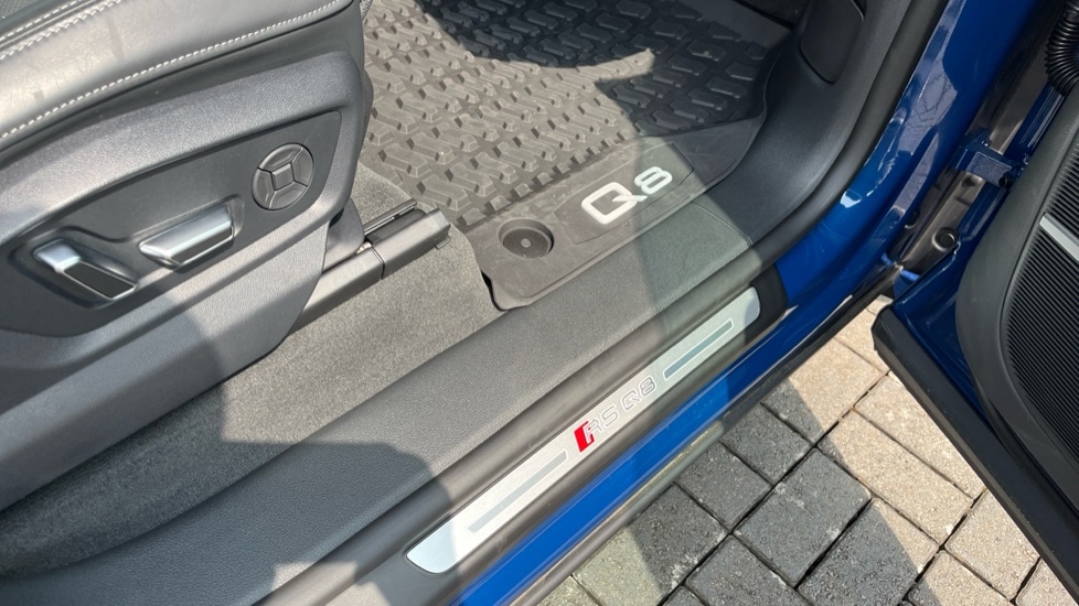 Used Audi RS Q8 2025 for sale - 76176388: Photo 40