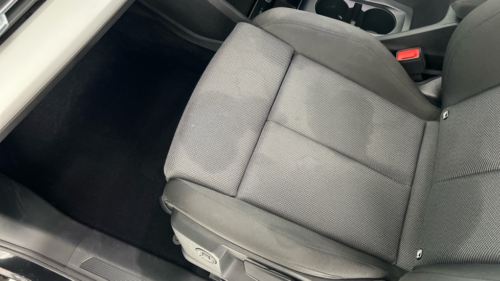 Used Audi Q4 e-tron 2022 for sale - 76928086: Photo 32