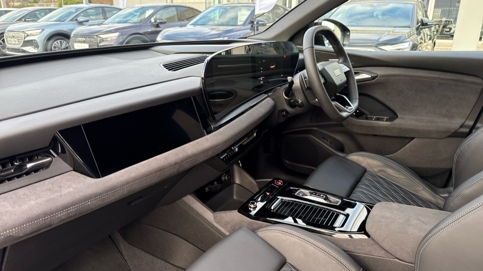 Used Audi Q6 e-tron 2025 for sale - 76660972: Photo 2