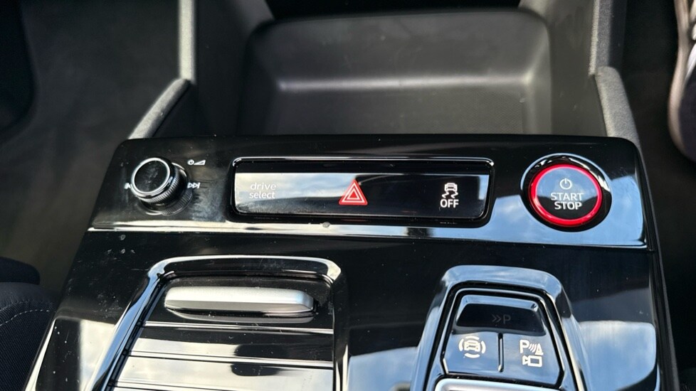 Used Audi Q6 e-tron 2025 for sale - 76660972: Photo 37