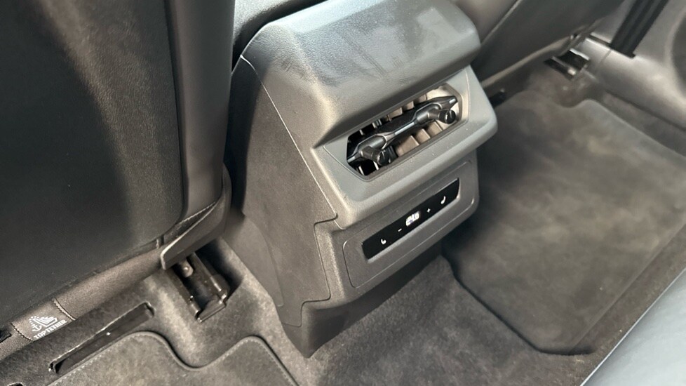 Used Audi Q6 e-tron 2025 for sale - 76660972: Photo 45