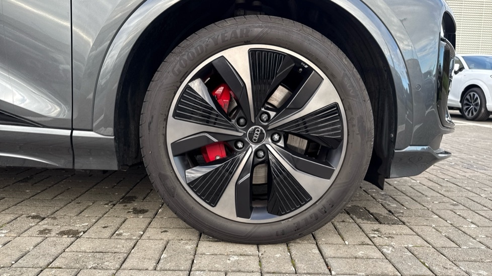 Used Audi Q6 e-tron 2025 for sale - 76660972: Photo 5