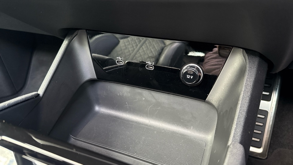 Used Audi Q6 e-tron 2025 for sale - 76660972: Photo 51