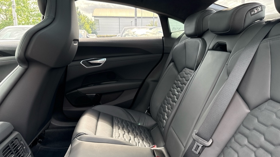 Used Audi e-tron GT 2022 for sale - 76112199: Photo 15