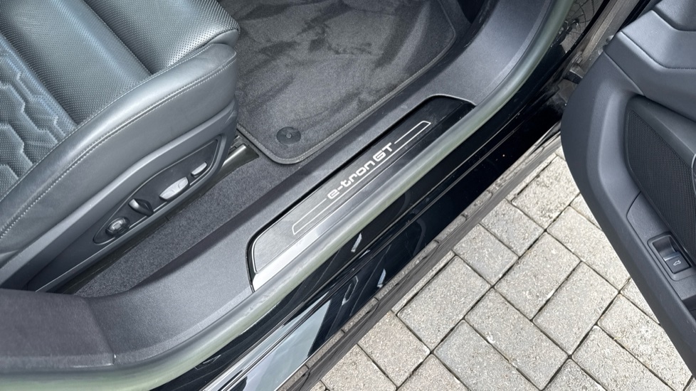 Used Audi e-tron GT 2022 for sale - 76112199: Photo 41