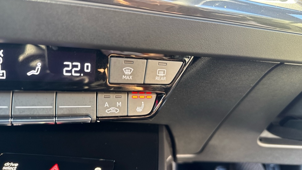 Used Audi Q4 e-tron 2025 for sale - 76873137: Photo 39