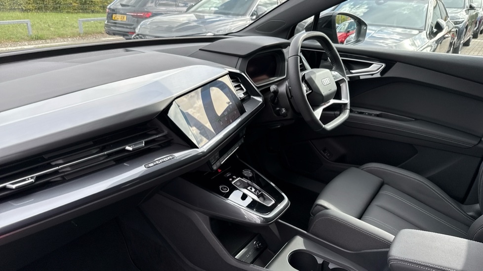 Used Audi Q4 e-tron 2024 for sale - 76190971: Photo 2