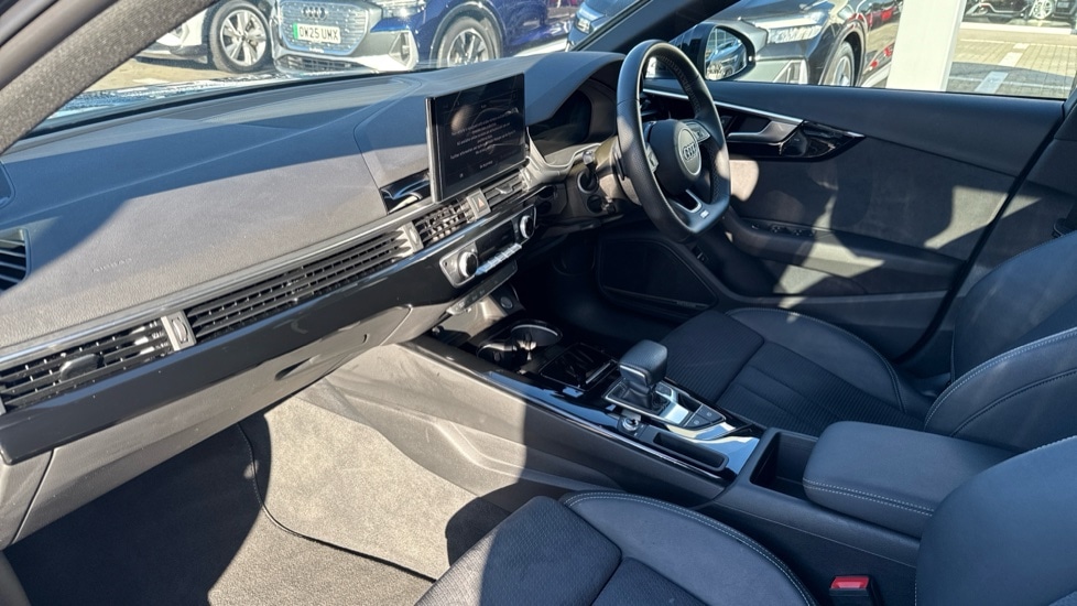 Used Audi A4 2022 for sale - 76941091: Photo 2