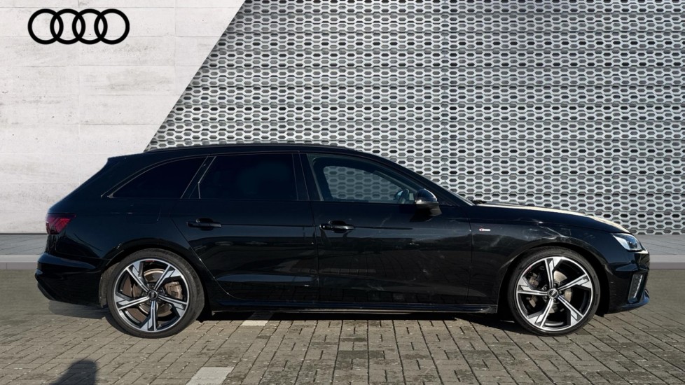 Used Audi A4 2022 for sale - 76941091: Photo 4