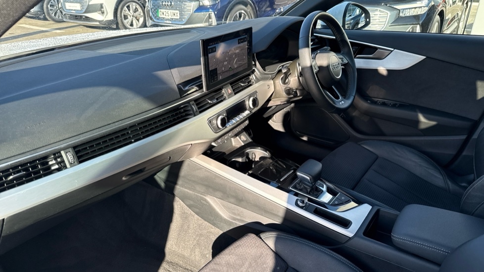 Used Audi A4 2022 for sale - 76872036: Photo 2