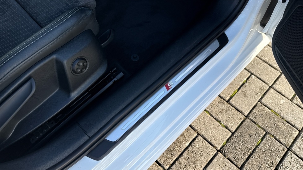 Used Audi A4 2022 for sale - 76872036: Photo 40