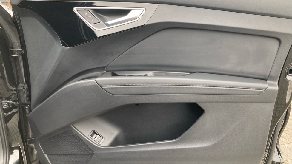 Used Audi Q4 e-tron 2025 for sale - 76586958: Photo 28