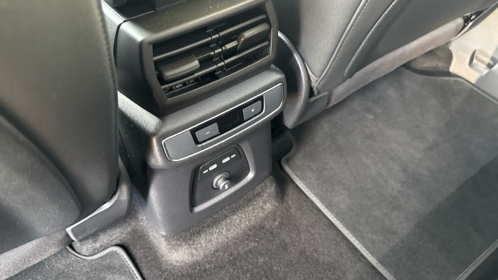 Used Audi Q4 e-tron 2025 for sale - 76660759: Photo 44