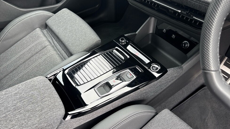 Used Audi Q6 e-tron 2025 for sale - 76161292: Photo 19