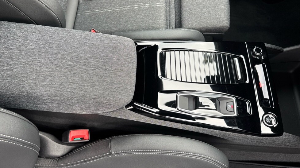 Used Audi Q6 e-tron 2025 for sale - 76161292: Photo 27