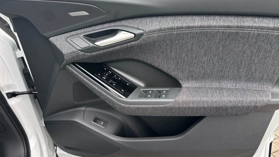 Used Audi Q6 e-tron 2025 for sale - 76161292: Photo 28