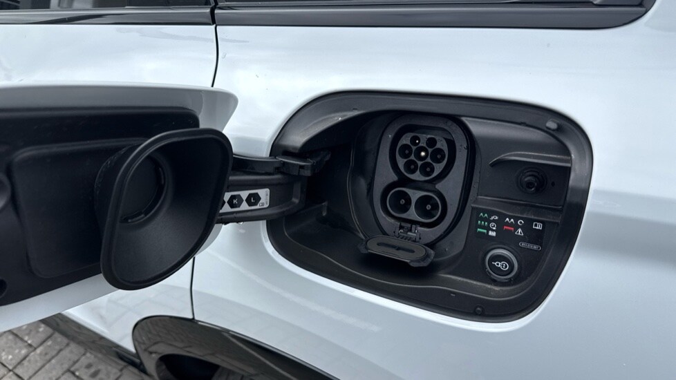 Used Audi Q6 e-tron 2025 for sale - 76161292: Photo 42