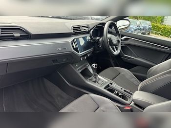 Used Audi Q3 2021 for sale - 75274602: Photo