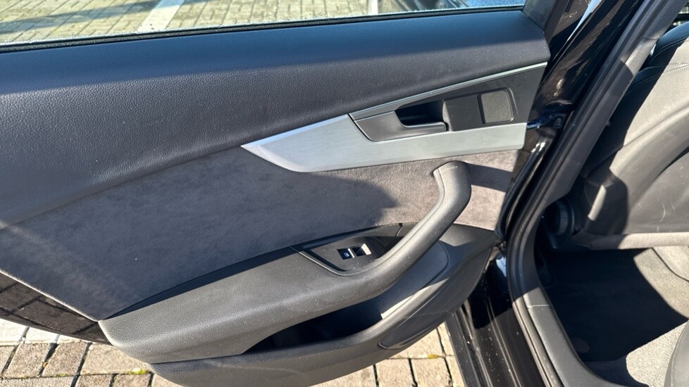 Used Audi A4 2018 for sale - 76773074: Photo 42